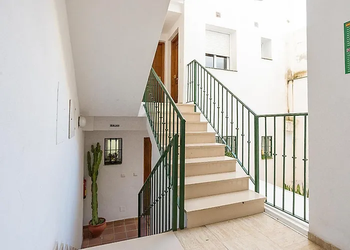 Center E Apartment *